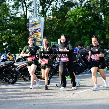Runner Photo 4143847