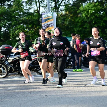 Runner Photo 4143849