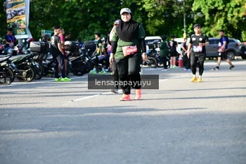 Runner Photo 4143855