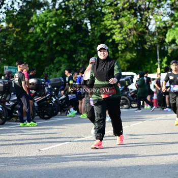 Runner Photo 4143861