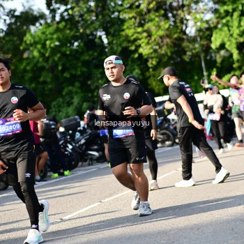 Runner Photo 4143864