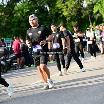 Runner Photo 4143874