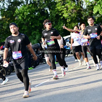 Runner Photo 4143880