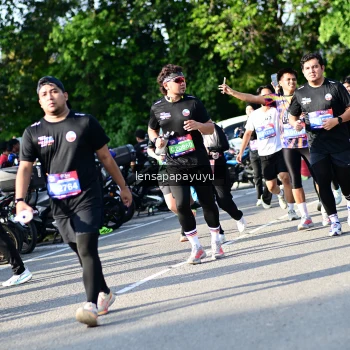 Runner Photo 4143881