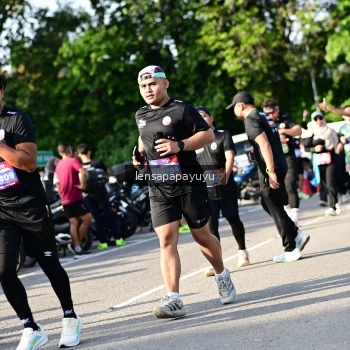 Runner Photo 4143882