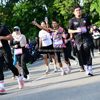 Runner Photo 4143900