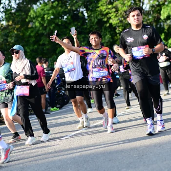 Runner Photo 4143909