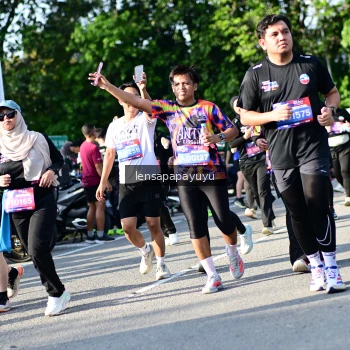 Runner Photo 4143913