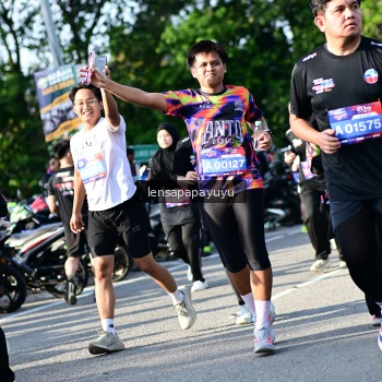 Runner Photo 4143935