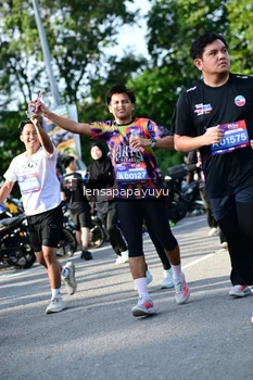 Runner Photo 4143937