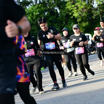 Runner Photo 4143942