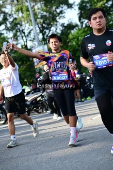 Runner Photo 4143943