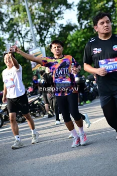 Runner Photo 4143949