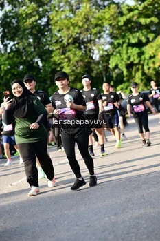 Runner Photo 4144014