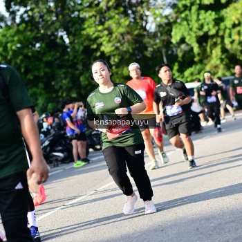 Runner Photo 4144100