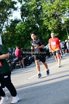 Runner Photo 4144105