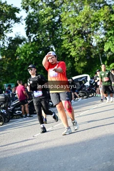 Runner Photo 4144110
