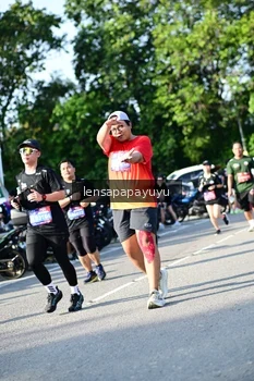 Runner Photo 4144113