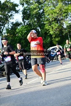 Runner Photo 4144114