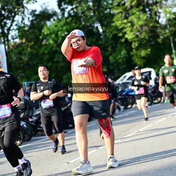 Runner Photo 4144115