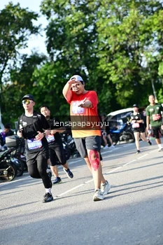 Runner Photo 4144118