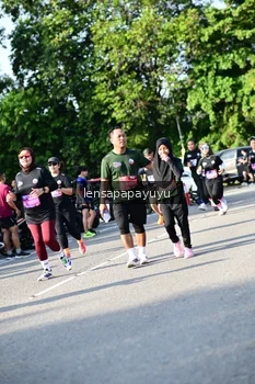 Runner Photo 4144124