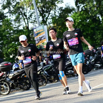 Runner Photo 4144140