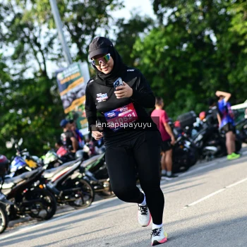 Runner Photo 4144149