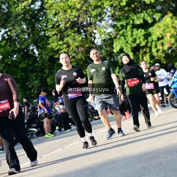 Runner Photo 4144156
