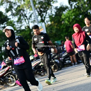 Runner Photo 4144191