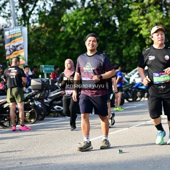 Runner Photo 4144216