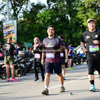 Runner Photo 4144219