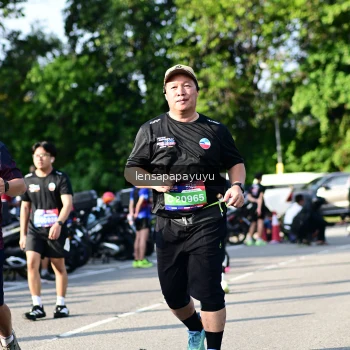 Runner Photo 4144222