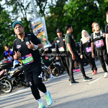 Runner Photo 4144250
