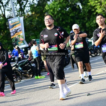 Runner Photo 4144304