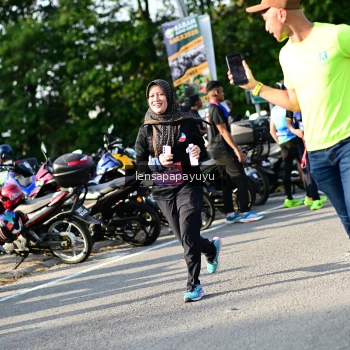 Runner Photo 4144347