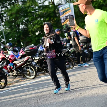 Runner Photo 4144348