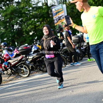 Runner Photo 4144349