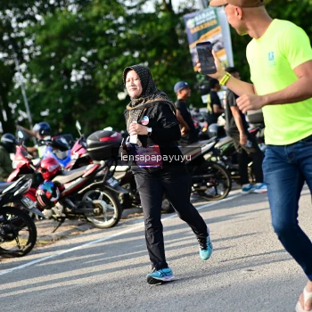Runner Photo 4144350