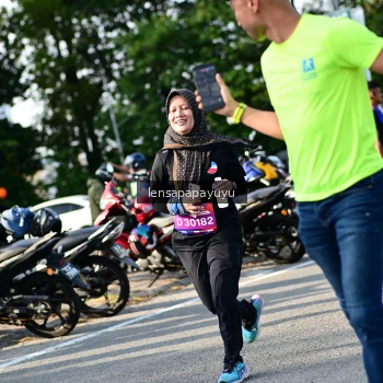 Runner Photo 4144356