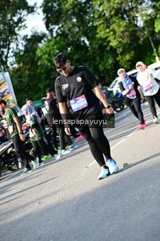 Runner Photo 4144383