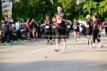 Runner Photo 4144387