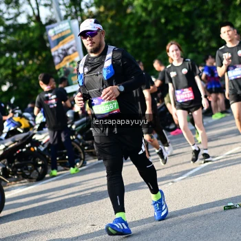 Runner Photo 4144422