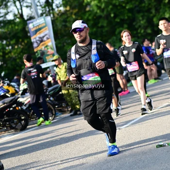 Runner Photo 4144424