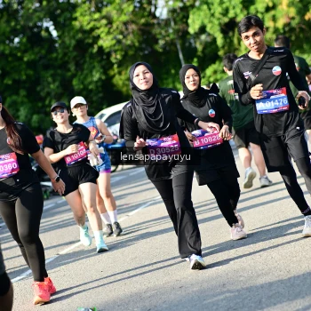 Runner Photo 4144436