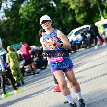 Runner Photo 4144452