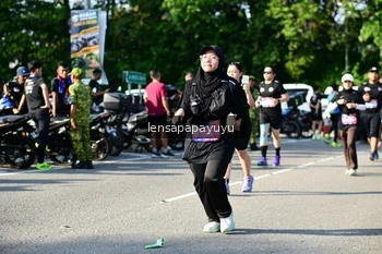 Runner Photo 4144548