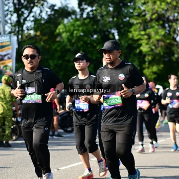 Runner Photo 4144567