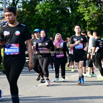Runner Photo 4144576