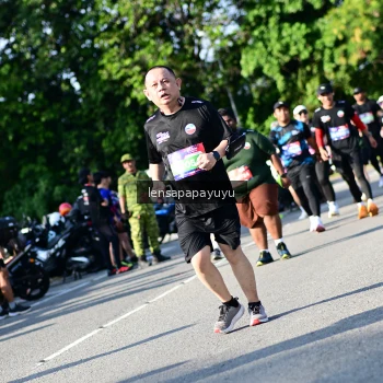 Runner Photo 4144634